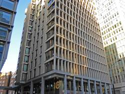 Kingsgate House in London (England); Produktion und Lieferung